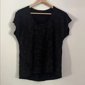 lululemon athletica Miles Ahead SS size 10 * black camo